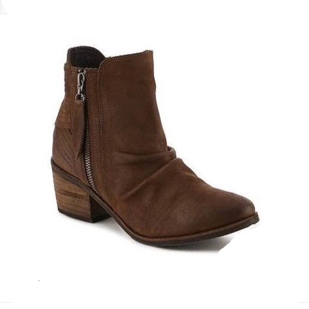 Matisse “Byron” Ankle Bootie Brown Size 6